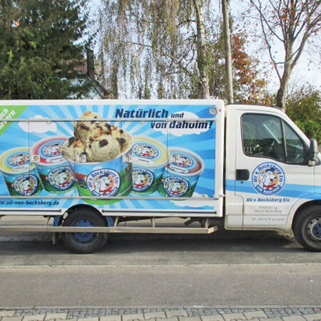 Eiswagen - Kühltransporter Vollverklebung. Produziert von ags-werbung aus Welden in Bayern.